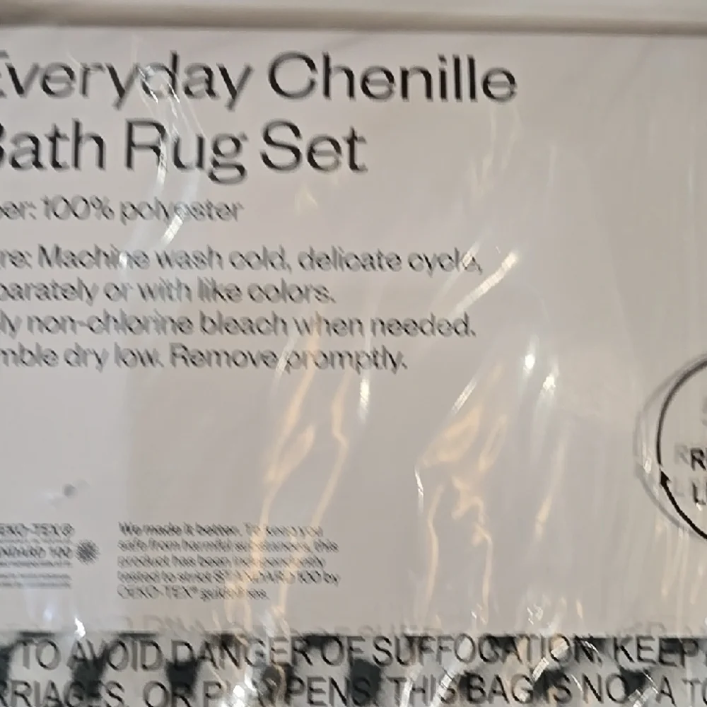 Room Essentials Black and White Chenille Bath Rug Set